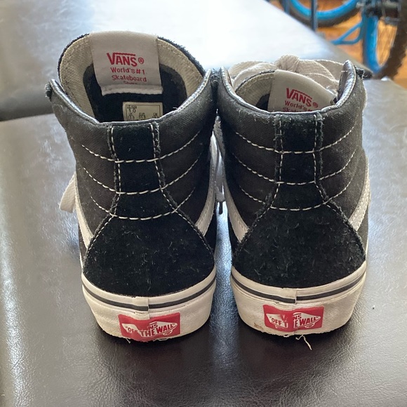 Shoes - Picture 2 of 6